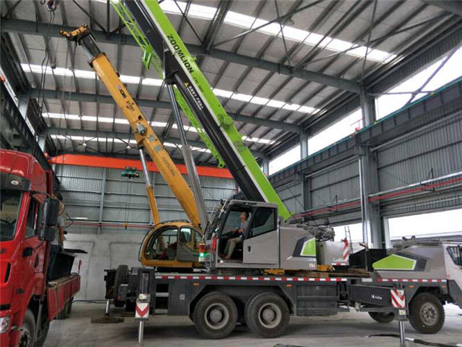 六盘水市高空车出租需要注意哪些安全事项？